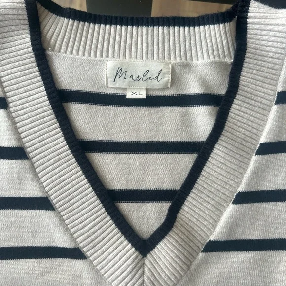 Marled XL V-Neck Sweater with Cream and Black Stripes - Picture 4 of 13